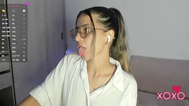 Lilacutte  online show from September 2025 08:32:01 AM