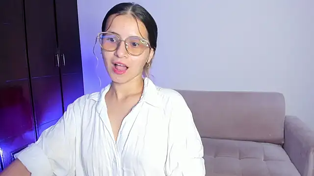 Lilacutte  online show from May 2026 07:33:01 AM
