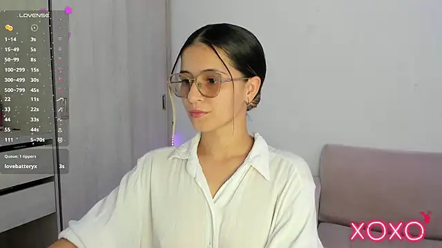 Lilacutte  online show from December 2025 04:18:01 PM