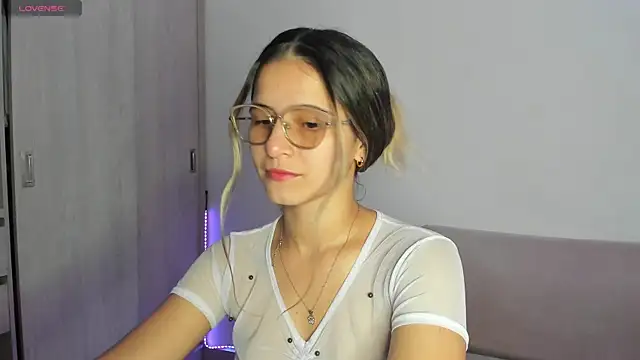 Lilacutte  online show from September 2025 07:18:02 AM