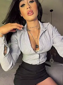 SOPHICARTERS online show from January 2026 12:31:02 PM