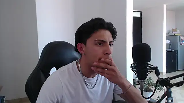 jay dimarco2 online show from December 2025 05:58:02 PM