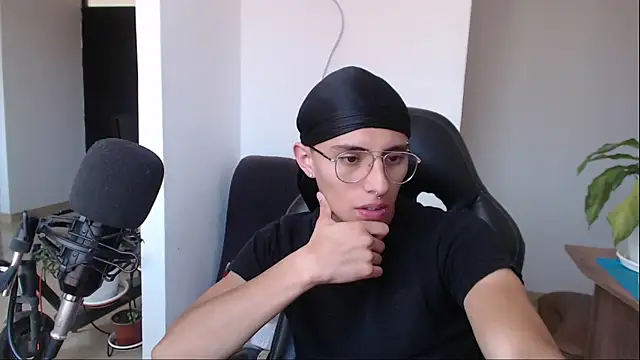 Snapshot of jay_dimarco2 chatting on February 2026 05:22:01 PM jay dimarco2 online show from February 2026 05:22:01 PM