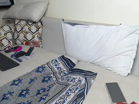 sweet essin online show from February 2026 06:08:01 PM