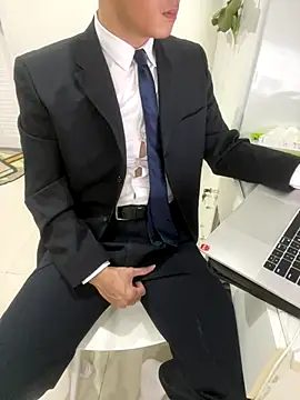 harrylouis1357 online show from September 2025 10:57:02 AM