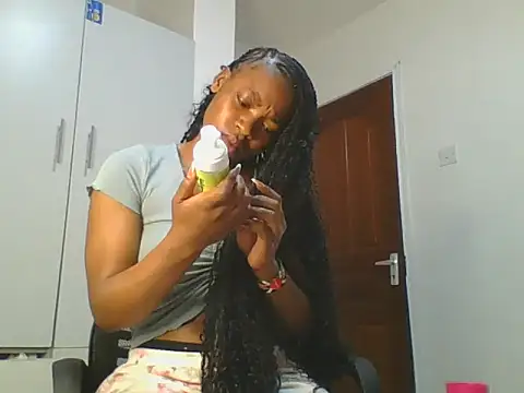  Becky002 online show from May 2026 11:30:02 AM
