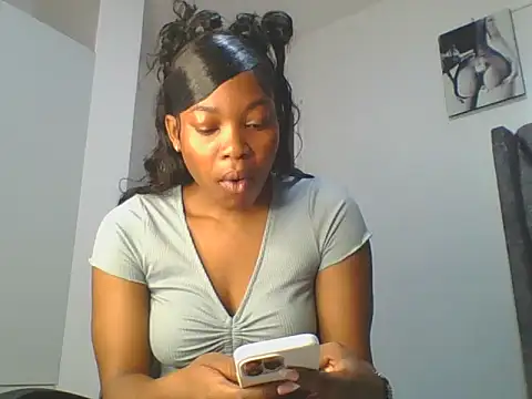 Snapshot of _Becky002 chatting on March 2026 09:12:02 AM Becky002 online show from March 2026 09:12:02 AM