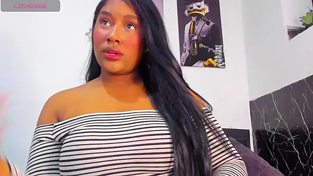 kriixtybrown online show from April 2026 07:31:01 PM