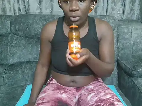 Snapshot of sexydarkpussy4 chatting on November 2025 09:15:04 PM sexydarkpussy4 online show from November 2025 09:15:04 PM