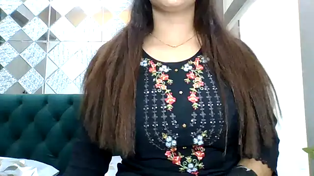 sparkling queen online show from November 2025 01:21:01 PM