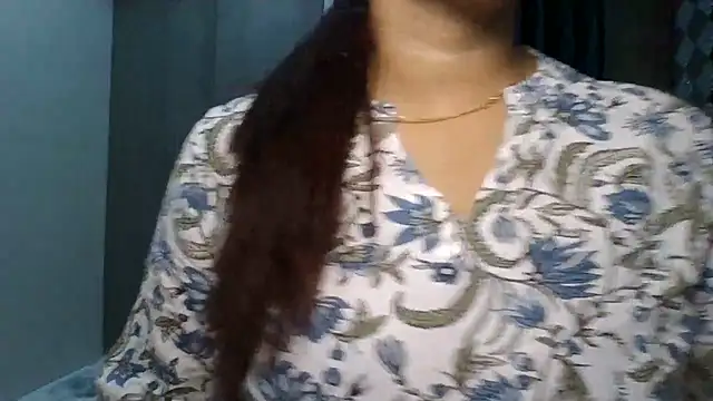 Snapshot of sparkling_queen chatting on July 2026 05:59:01 AM sparkling queen online show from July 2026 05:59:01 AM