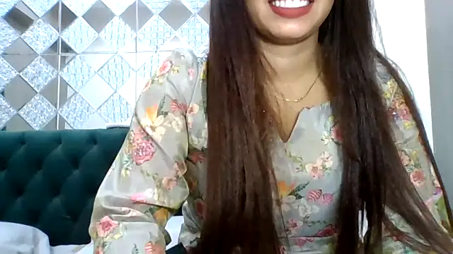 sparkling queen online show from September 2025 08:47:02 PM