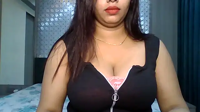 Snapshot of sparkling_queen chatting on June 2026 01:28:01 AM sparkling queen online show from June 2026 01:28:01 AM