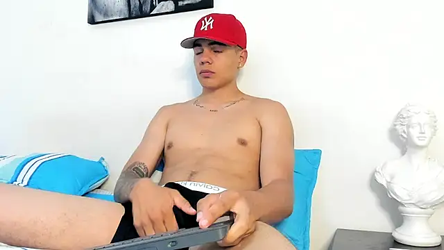 santiago sosa24 online show from March 2026 12:03:01 AM