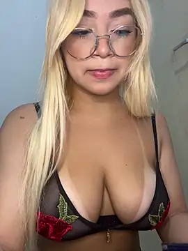 Snapshot of Ninfetinha__ chatting on March 2026 01:38:02 AM Ninfetinha online show from March 2026 01:38:02 AM