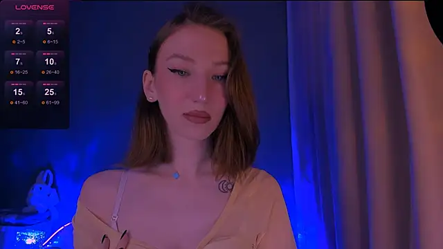 ellaamber online show from November 2025 10:43:02 PM