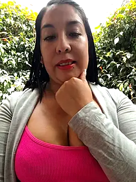 Bella keny online show from November 2025 07:06:01 PM