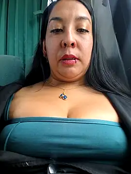 Snapshot of Bella_keny chatting on May 2026 04:44:02 PM Bella keny online show from May 2026 04:44:02 PM