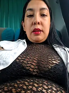 Bella keny online show from October 2025 04:44:02 PM