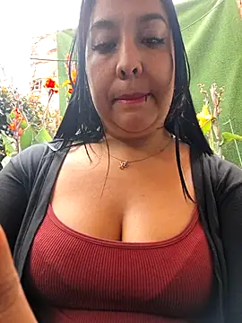 Snapshot of Bella_keny chatting on May 2026 06:37:02 PM Bella keny online show from May 2026 06:37:02 PM