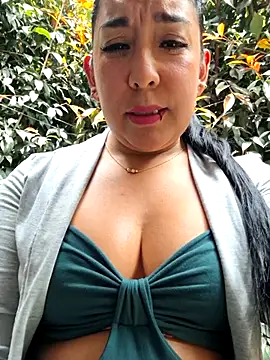 Bella keny online show from September 2025 06:35:01 PM