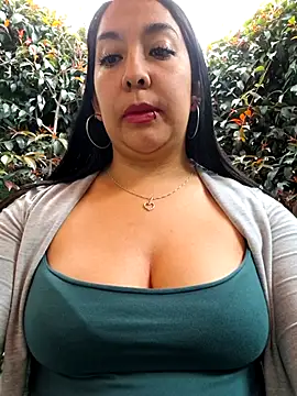 Bella keny online show from April 2026 06:32:01 PM