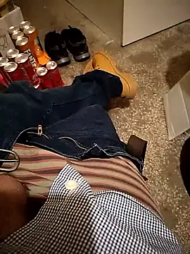 A man in public online show from December 2025 08:17:02 PM