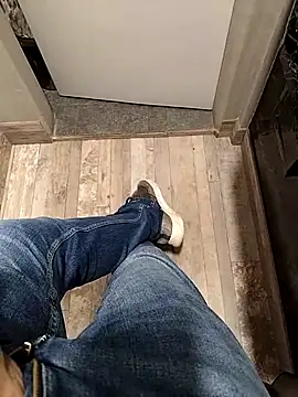 A man in public online show from November 2025 09:03:02 PM