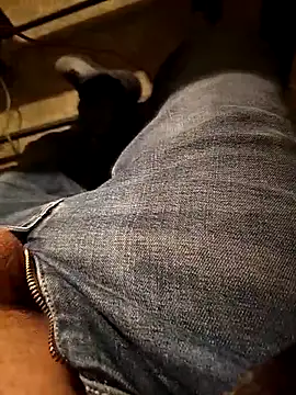 A man in public online show from February 2026 07:48:02 PM