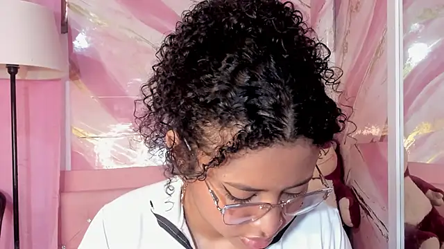 JessyZoe online show from October 2025 02:27:02 PM