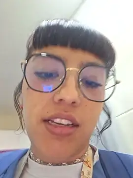 cute hollywood online show from February 2026 06:32:02 PM