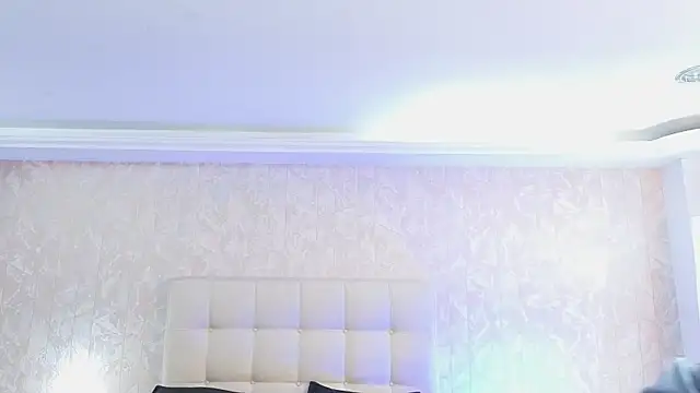 cute hollywood online show from April 2026 08:02:01 PM