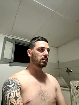 iltoscano95 online show from September 2025 09:04:01 PM