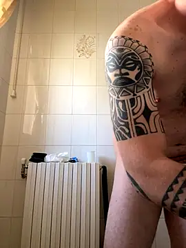 iltoscano95 online show from October 2025 12:07:01 PM