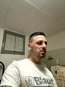 iltoscano95 online show from September 2025 06:26:02 PM