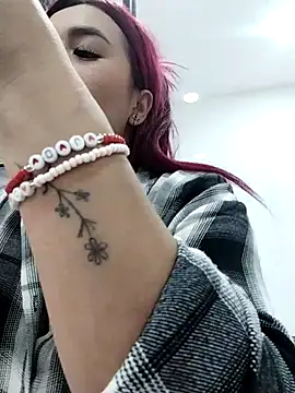 EmaGw online show from November 2025 09:07:02 PM