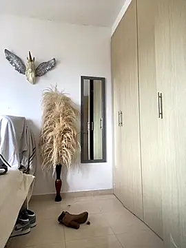 dakota le online show from October 2025 02:24:02 PM