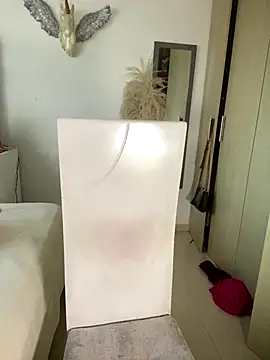 dakota le online show from November 2025 12:42:01 PM