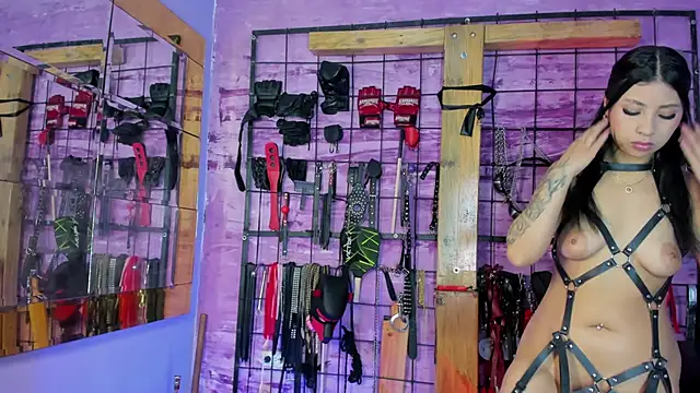 alexia aitanaa  online show from February 2026 07:05:01 PM