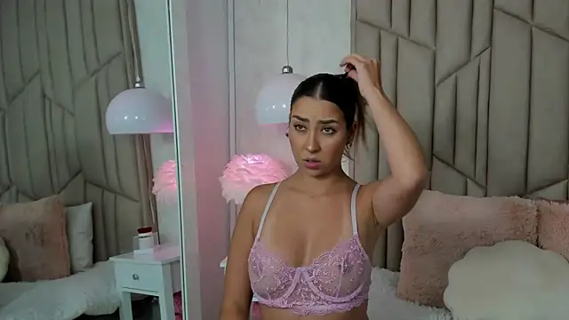 Snapshot of AudreyElla chatting on February 2025 02:07:01 AM AudreyElla online show from February 2025 02:07:01 AM