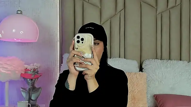 Snapshot of AudreyElla chatting on October 2025 05:17:01 AM AudreyElla online show from October 2025 05:17:01 AM