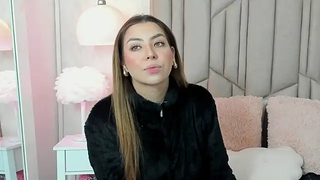 Snapshot of AudreyElla chatting on January 2025 06:49:02 PM AudreyElla online show from January 2025 06:49:02 PM