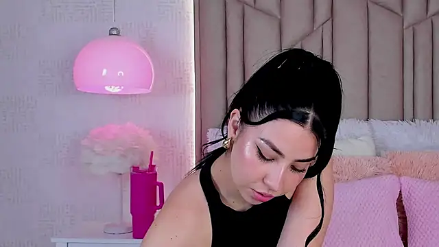 AudreyElla online show from January 2026 04:49:02 AM