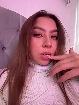 Snapshot of AudreyElla chatting on February 2025 10:53:01 PM AudreyElla online show from February 2025 10:53:01 PM