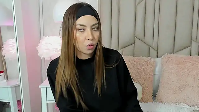 Snapshot of AudreyElla chatting on January 2025 12:39:02 AM AudreyElla online show from January 2025 12:39:02 AM