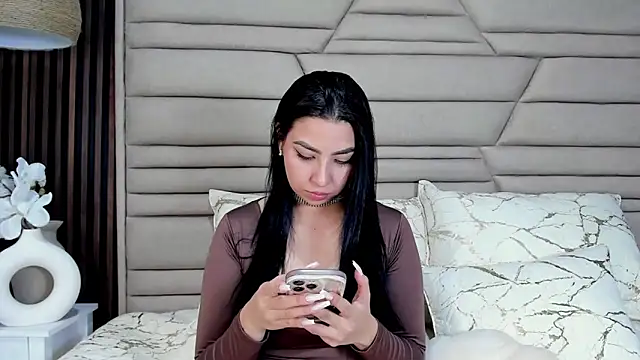 AudreyElla online show from June 2026 08:52:02 PM