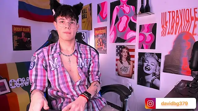 Snapshot of cinnamon_boyxxx chatting on February 2025 01:49:02 AM cinnamon boyxxx online show from February 2025 01:49:02 AM