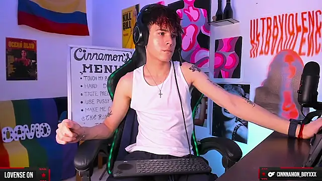 Snapshot of cinnamon_boyxxx chatting on December 2024 04:56:02 AM cinnamon boyxxx online show from December 2024 04:56:02 AM