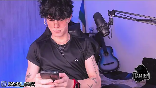 Snapshot of cinnamon_boyxxx chatting on September 2025 01:23:01 AM cinnamon boyxxx online show from September 2025 01:23:01 AM