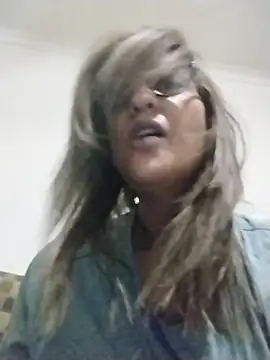 Snapshot of karmicQueen669 chatting on October 2025 01:05:02 AM karmicQueen669 online show from October 2025 01:05:02 AM